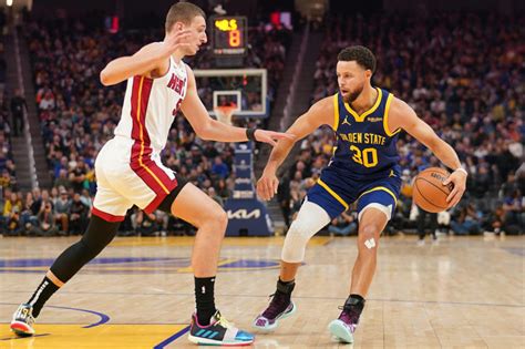 Golden State Warriors at Houston Rockets odds, picks and .